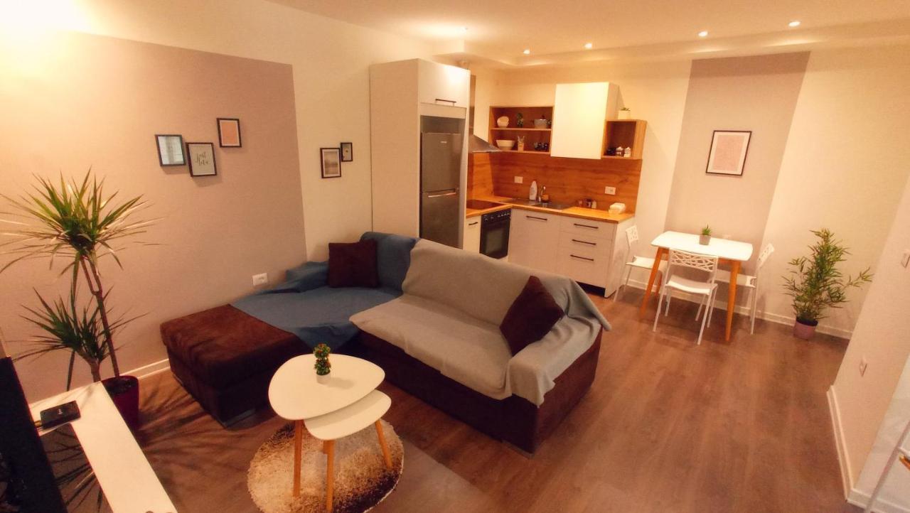 Tirana Apartment Garda Екстер'єр фото